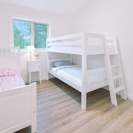 Oasis Getaway, Mins To Lake, King Bed, Dbl Garage Invermere Εξωτερικό φωτογραφία
