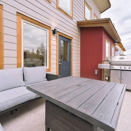 Oasis Getaway, Mins To Lake, King Bed, Dbl Garage Invermere Εξωτερικό φωτογραφία