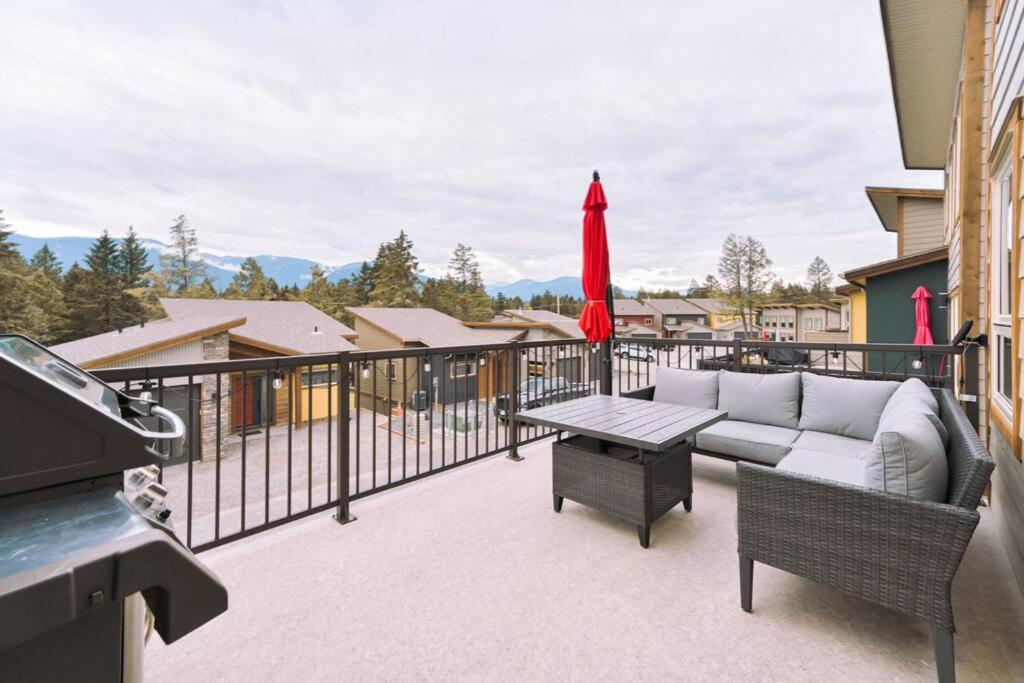 Oasis Getaway, Mins To Lake, King Bed, Dbl Garage Invermere Εξωτερικό φωτογραφία