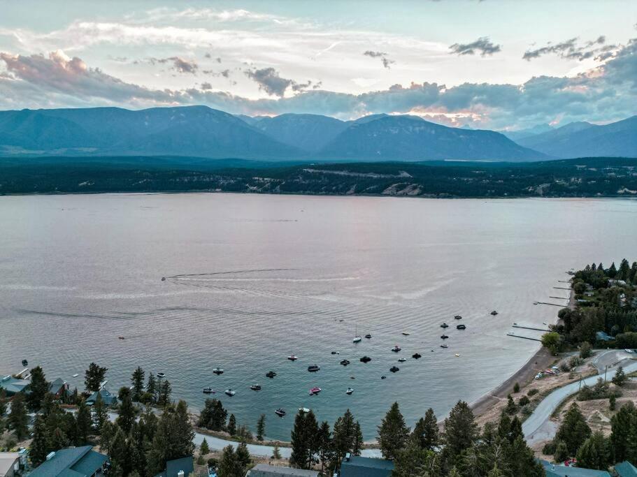 Oasis Getaway, Mins To Lake, King Bed, Dbl Garage Invermere Εξωτερικό φωτογραφία