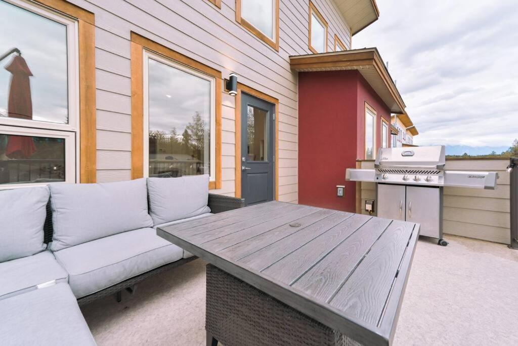 Oasis Getaway, Mins To Lake, King Bed, Dbl Garage Invermere Εξωτερικό φωτογραφία
